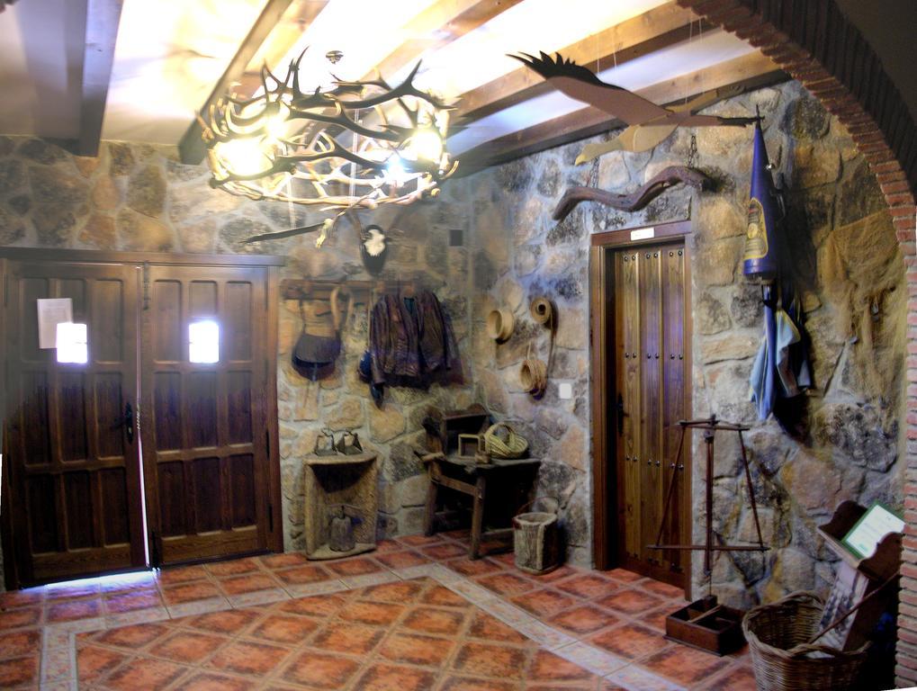 Casa Rural Pena Falcon Torrejón el Rubio エクステリア 写真