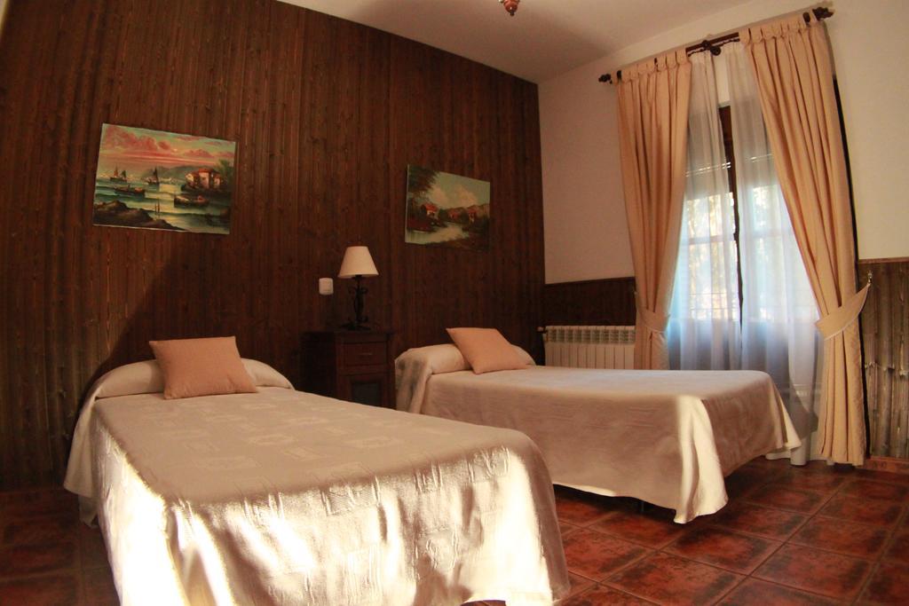 Casa Rural Pena Falcon Torrejón el Rubio エクステリア 写真
